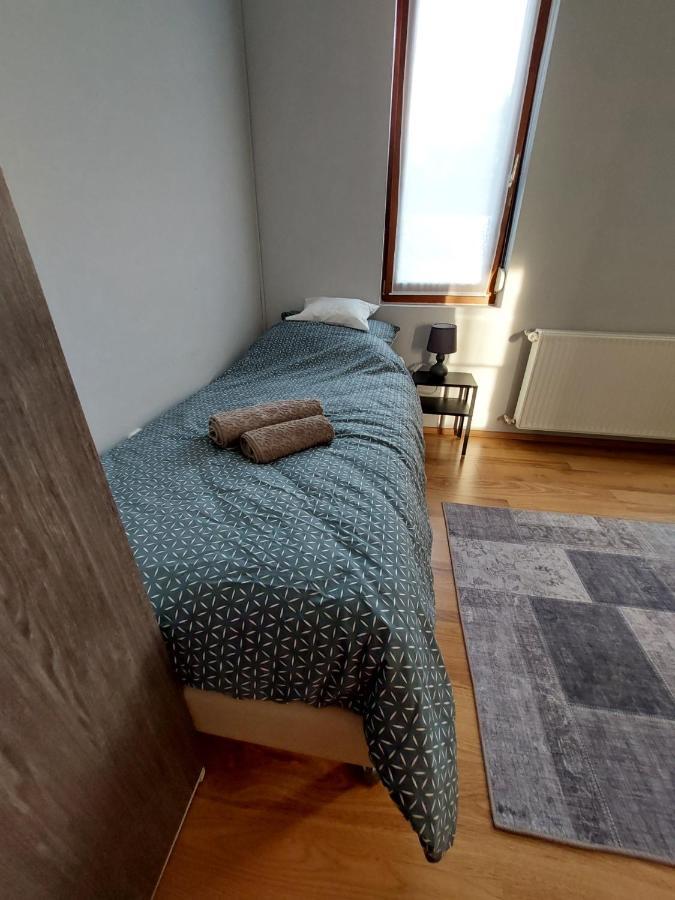 Csaladbarat Vendeglak Szegedi Maganszallashely 9 Fo Reszere, Nagycsaladok Es Barati Tarsasagok Reszere Zewnętrze zdjęcie